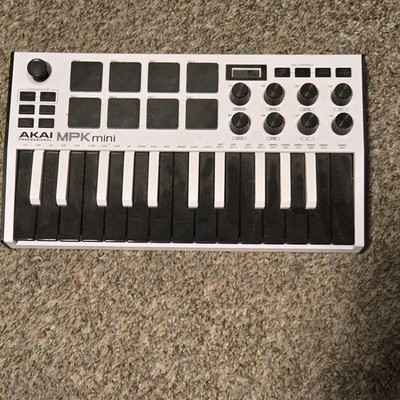Akai MPK Mini MK3 Special Edition Compact Keyboard and Pad Controller (DJ Beats)