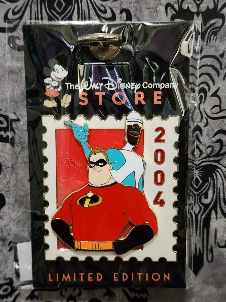 Contemporary Disney Pins, Patches & Buttons (1968-Now) 2004