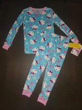 NEW LITTLE GIRLS SANRIO HELLO KITTY SOFT VELOUR PAJAMA SET SIZE 4
