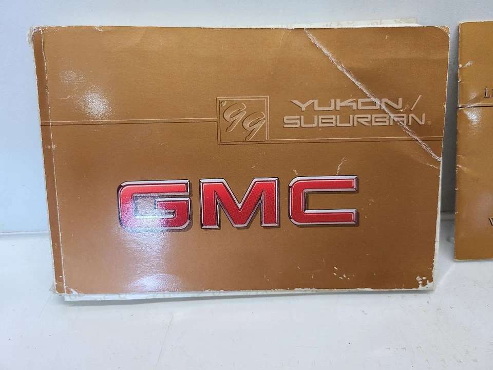 GMC Suburban 1500 1999 (5,7 L/AT) manual del propietario Foto 2 de 4