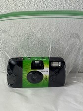 NOS Fujifilm Quick Snap Disposable 35mm Camera Flash 27 Exposures Exp. 2017 READ