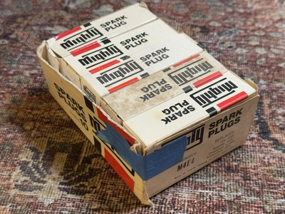 #ad NOS Pack of 10 Mighty M4E4 Spark Plugs Replaces 44F 415 L 88A AE4 $14.95