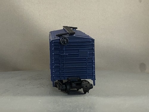 Model Power - Grand Trunk Western - 50' Combo Door Box Car+ Wgt # 591399 - Picture 2 of 6