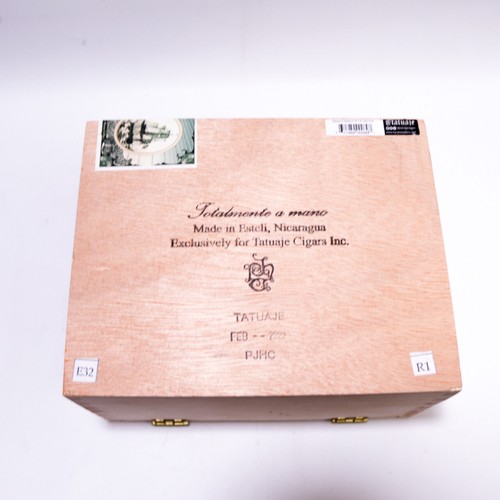 Tatuaje Havana VI Artistas Empty Wood Cigar Box 6.75" x 5.5" x 3.75" - Picture 7 of 10