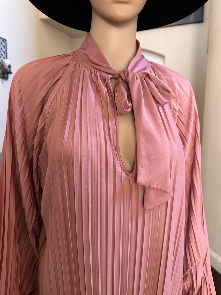 zara pink pleated dress TreatingTheStreetsLikeARunway on LTK