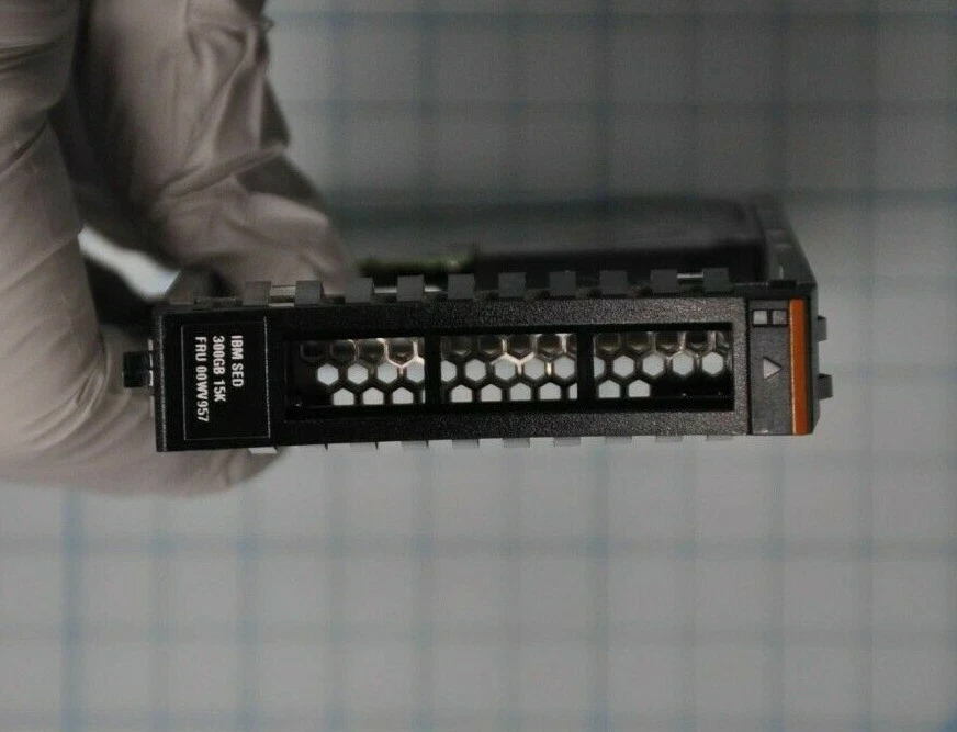 IBM 300GB 10K 64MB SAS-2.5'' ST300MP0015 00WV957 - Image 3 of 3