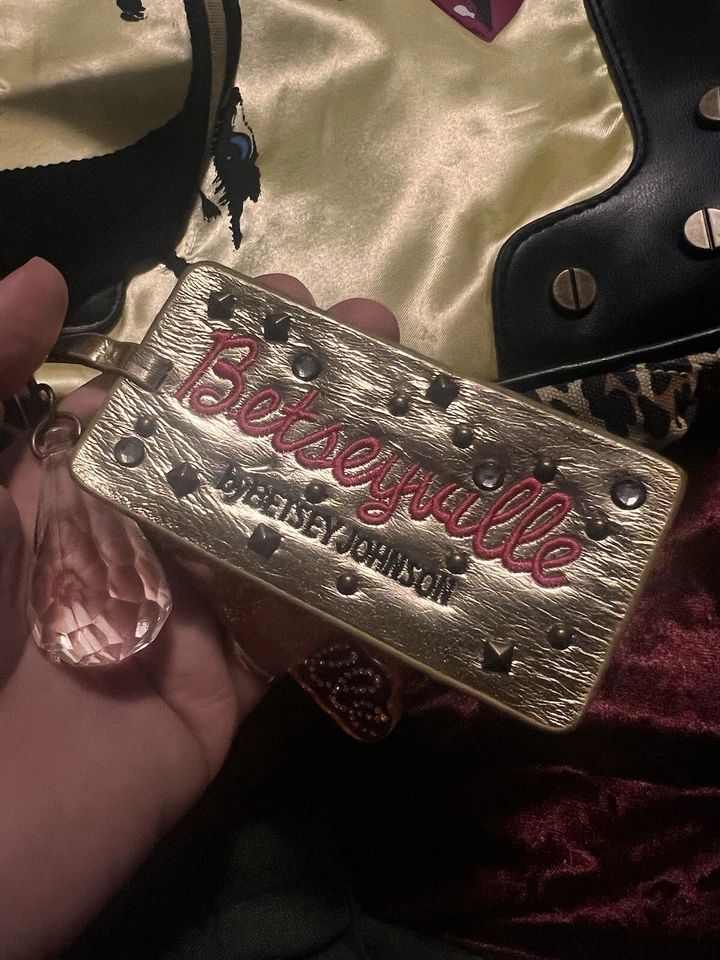 Bolsa de ombro Betseyville por Betsey Johnson Diamond Girl Marilyn Monroe Wink  - Imagem 3 de 4