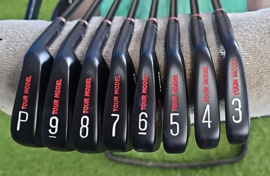 1980 TITLEIST TOUR MODEL 3-PW BLACK NITRIDE BLUEPRINTED SPINE ALIGNED BLACK S300 - Image 3 of 4