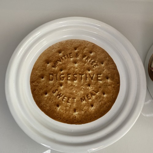 Royal Winton Cheese Dish - Vintage Digestive Biscuit Design Made In England Xmas - Picture 9 of 22