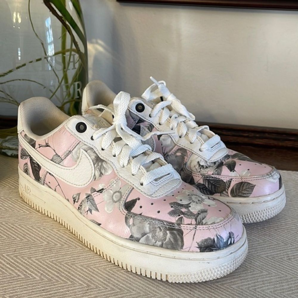 人気話題!Nike Air Force 1 '07 LXX Floral Nike Air Force 1 Low Floral Pink Grey Sneakers Women's Size