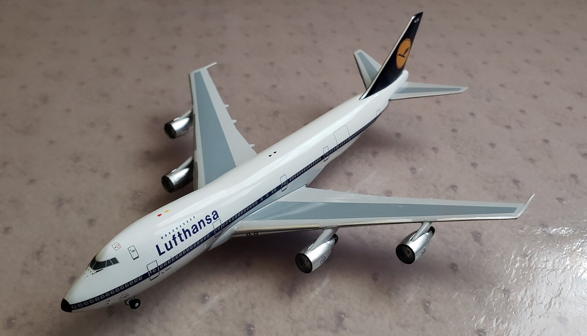 AeroClassics / Your Craftsman Boeing 747-200 Lufthansa D