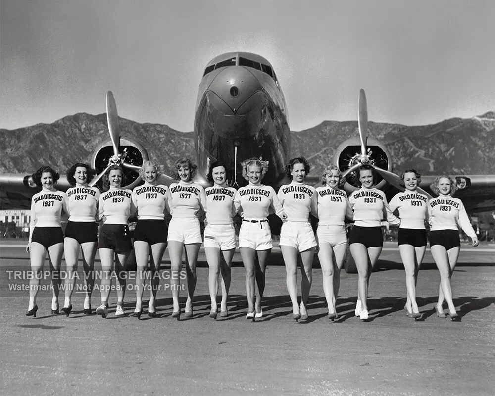 gold diggers of 1935  Chorus Girls, Publicity Portrait for the