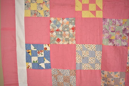 HERMOSO Edredón Antiguo "Crockett Cabin" Años 30 ~ ¡BONITOS COLORES! - Imagen 2 de 11