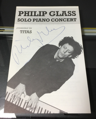 Philip Glass signiert TITAS Aufführungsprogramm 1989