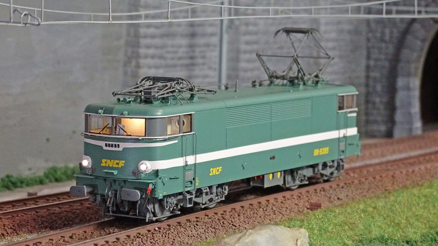 Locomotive BB 9285 REE Modèles MB086.S verte Paris-Sud-Ouest sonore échelle HO