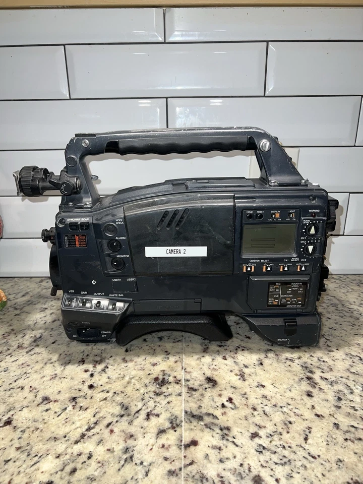 Videocámara Panasonic AJ-HDC27HP sin probar para piezas Foto 4 de 4