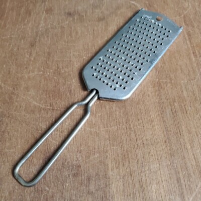 Vintage FOLEY USA small compact stainless hand held Cheese Grater / Zester VGC 
