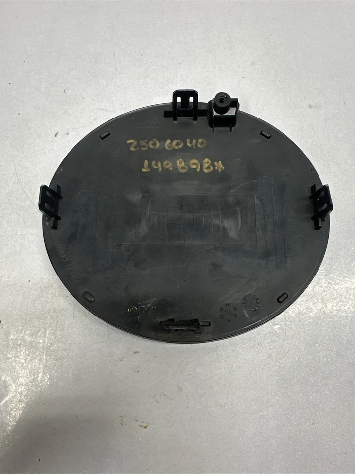 Оригинальная передняя эмблема решетки радиатора Nissan Sentra 2021 в сборе с эмблемой 21119064A0104 - Изображение 3 из 4