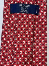 Brooks Brothers Basics Red Geometric Silk Neck Tie Mens Squares USA Made