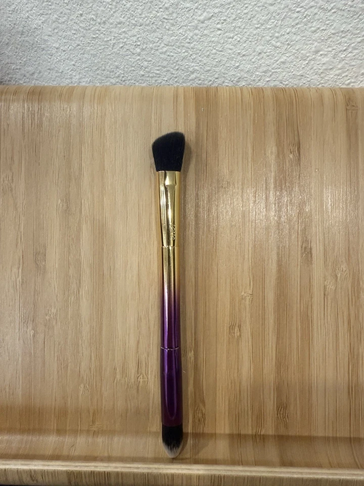 Cepillo corrector de doble extremo Tarte Rainforest Of The Sea Air Rusher Foto 3 de 4