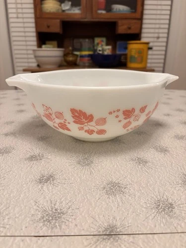 VTG Pyrex #443 Cinderella Gooseberry Nesting Bowl Pink White, 2.5 Qt