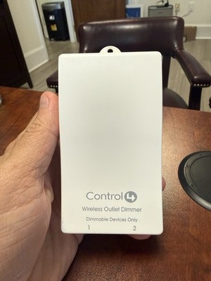 Control 4 Wireless Outlet Dimmer White LOZ-5D1-WH