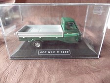 APE TRIPORTEUR VESPA /