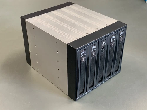 Chieftech 5x SATA/SAS Wechselrahmen Backplane SNT-3051SS SATA/SAS