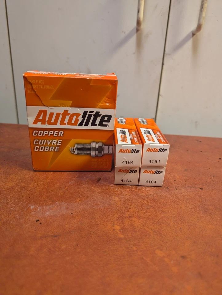 Bujía Autolite 4164 núcleo de cobre - Juego de 4 Foto 3 de 4