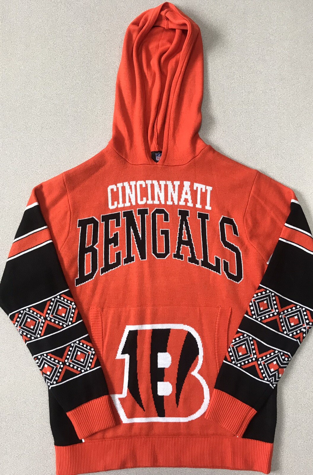 NFL Team Cincinnati Bengals Christmas Winter Hoodie Sweater Size M Football