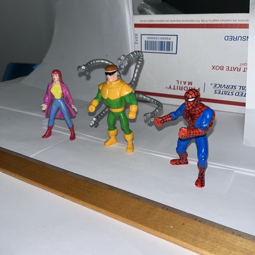 💥Marvel Dr Octopus SpiderMan 4” Action Figure Mary Jane Doc Oc 1995 Vintage Toy - Picture 3 of 4