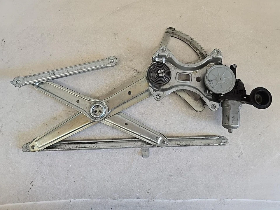 2013 丰田 CAMRY 右前窗调节器 — 第 3/4 张图片