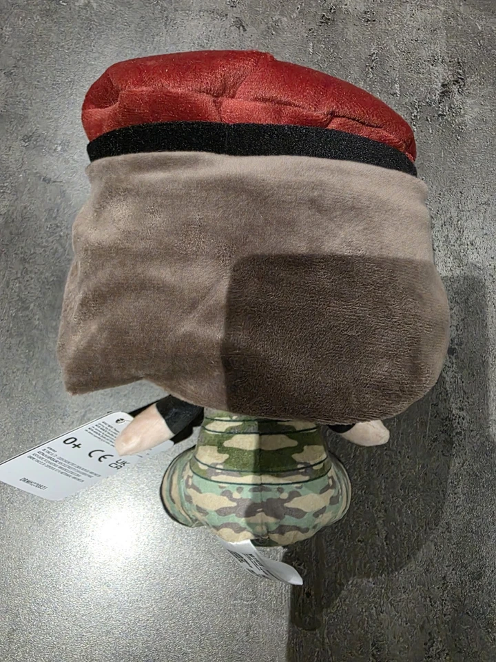 STRANGER THINGS PELUCHE 18 cm HUNTER ROBIN SAISON 4  POP FUNKO - Photo 2/2