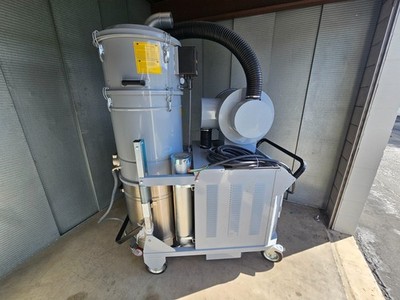 Nilfisk CFM model 3907/18N4 Industrial Vacuum New