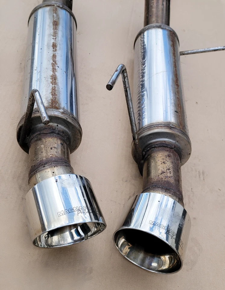 Escape de aço inoxidável MagnaFlow 2005-2009 Ford Mustang Competition Series eixo traseiro - Imagem 2 de 4