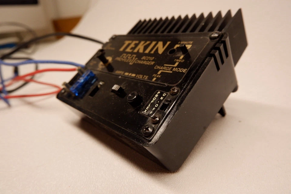 Vintage RC Tekin BC210 Pro-Flex DC Charger - Image 4 of 4