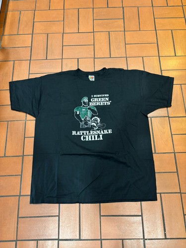 Vintage Deadstock I Survived Green Beret’s Rattlesnake Chili T-Shirt Herren 2XL