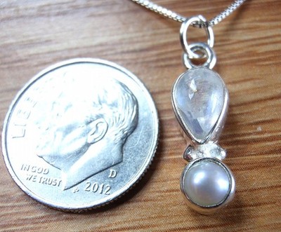 Sehr kleine Zuchtperle & Mondstein Träne 925 Sterling Silber Anhänger s41h