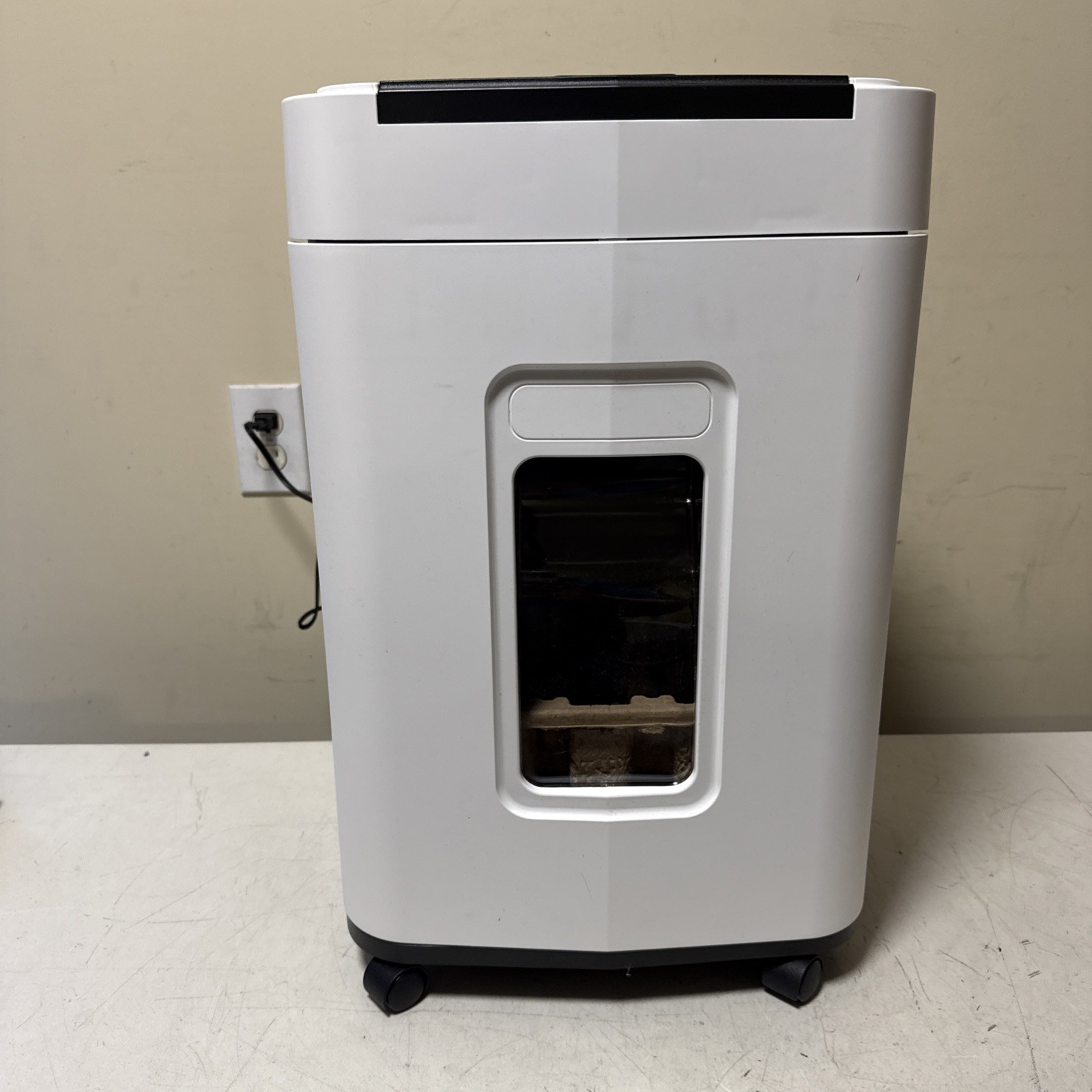 Aurora Professional Grade 150-Sheet Auto Feed Shredder AU155