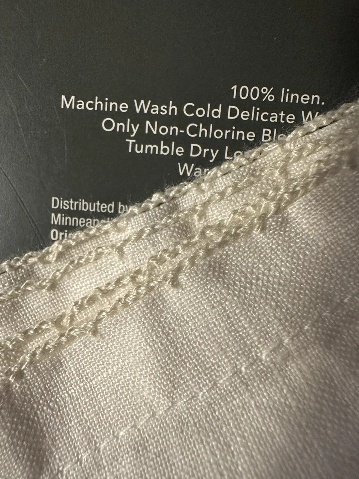 Threshold Set of 4 Cloth Napkins White Linen 20”x 20” Finished Edge New - Image 4 of 4