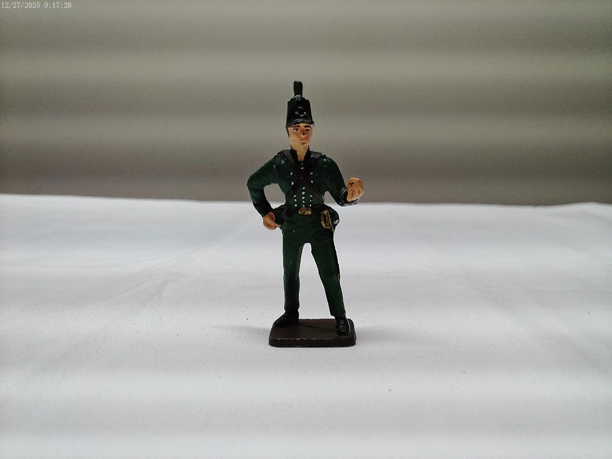FIGURINE SOLDAT STARLUX CHEVALIER CAPE ET EPEE / antique toy soldier