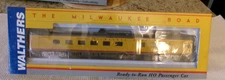 Walthers Hiawatha Yellow Scheme Milwaukee Road 48-Seat Diner #932-9231