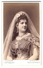 Photograph E. Bieber, Hamburg, actress Luise Robinson in play Queen v 