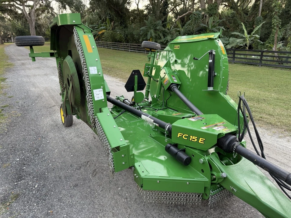 John Deere FC 15E 2025 ala de bate hidráulica cortacésped giratorio Bushhog batwing usado una vez Foto 2 de 4