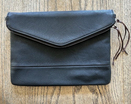 Clutch Handtasche veganes Leder schwarz - Bild 7 von 12