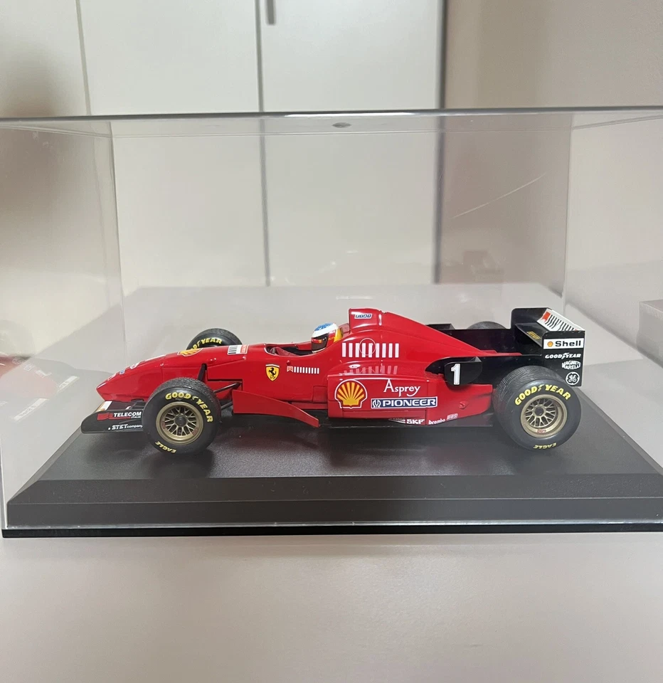 F1 Ferrari 1996 F310 Schumacher #1 Barcelona 1:18 Minichamps Scala 1:18 - Immagine 3 di 4