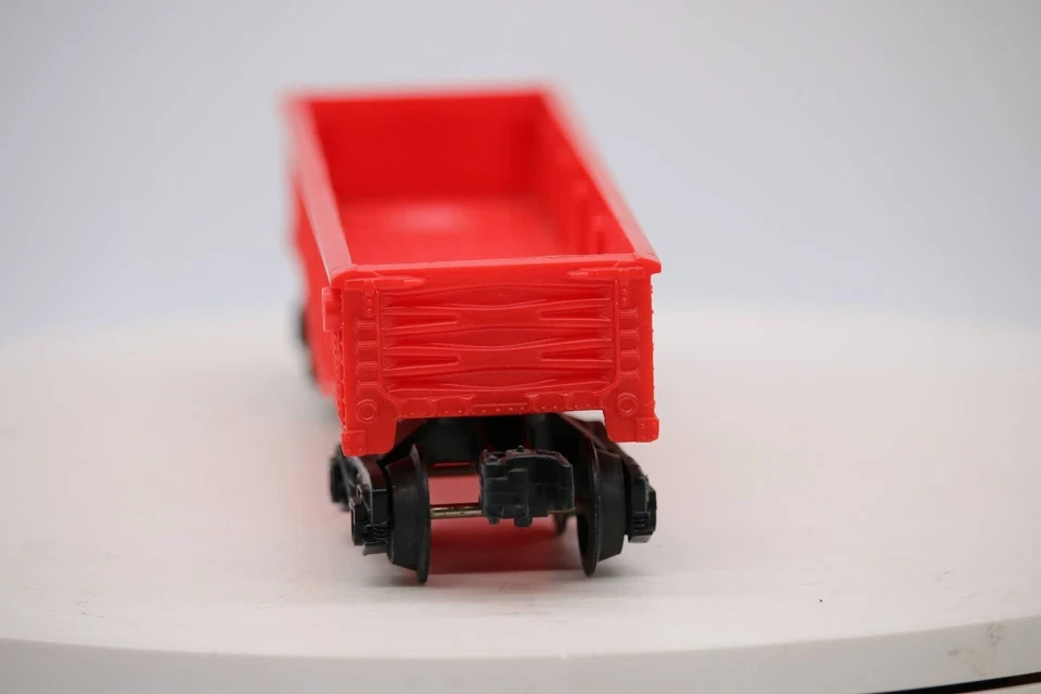 6-9340 ILLNOIS CENTRAL GULF RED PLASTIC LIONEL GONDOLA O Gauge 1:48 Scale - Image 3 of 4