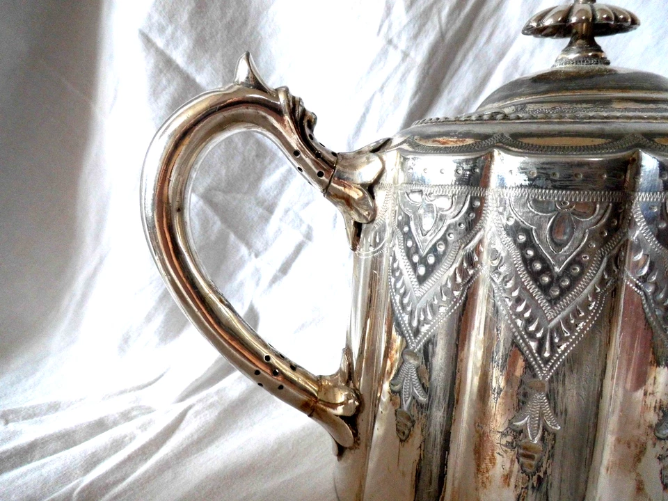 Walker & Hall Tea set service silver plated  Tea Pot, jug & sugar bowl - Image 4 of 4