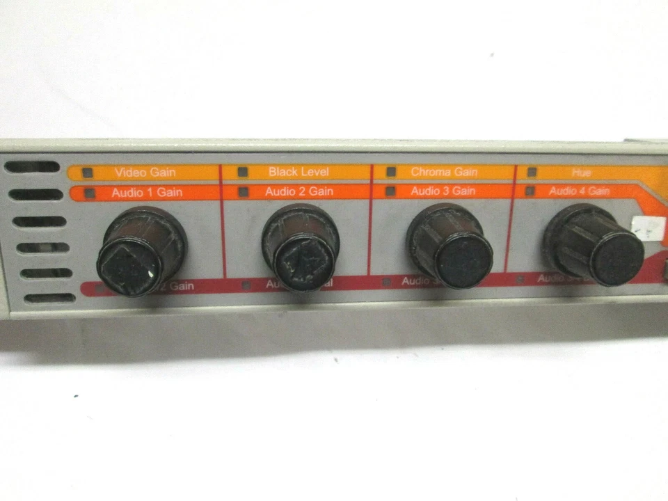 Controlador de áudio Leitch DFS-3005 PAINEL para sincronizador multiformato A-V - Imagem 4 de 4