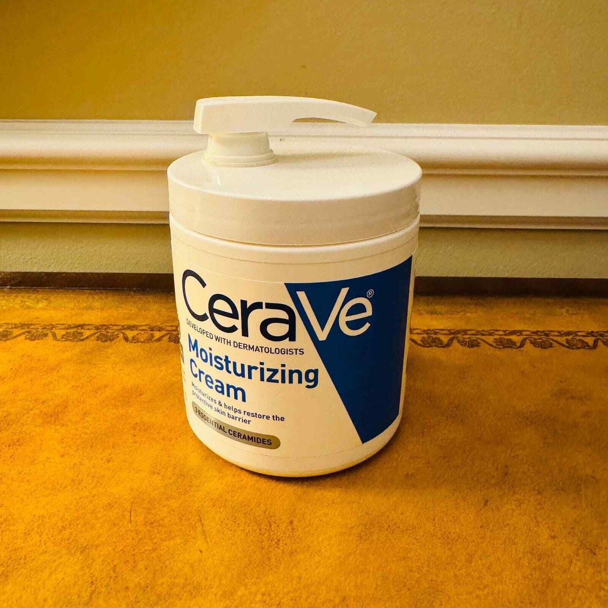 CeraVe Moisturizing Cream Fragrance Free Tub 19 ounce with Pump
